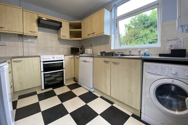 5 bed house, Cathays, Cardiff, CF244AR - Image 2