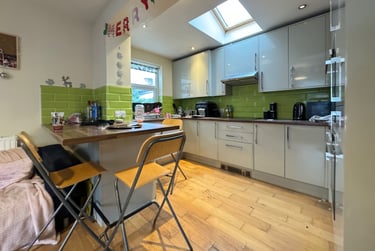 6 bed house, Cathays, Cardiff, CF244AW - Image 3