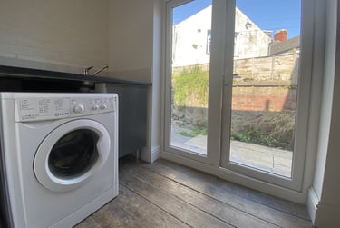 2 bed flat, Grangetown, Cardiff, CF117LB - Image 4