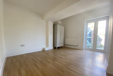2 bed flat, Grangetown, Cardiff, CF117LB - Image 5