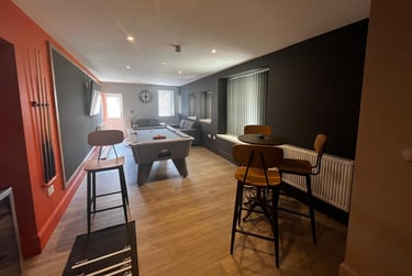 1 bed house, Walter Rd, City Centre, Swansea, SA14PT - Image 1