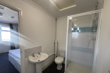 1 bed flat, Treforest, Pontypridd, CF371BD - Image 3