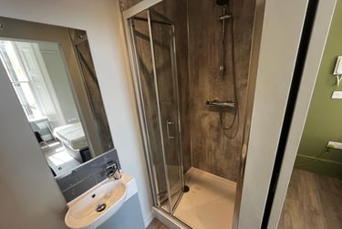 1 bed house, Walter Road, City Centre, Swansea, SA14PT - Image 5