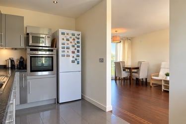 2 bed flat, Cardiff Bay, Sports Village, Cardiff, CF110SF - Image 2
