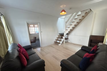 4 bed house, Cathays, Cardiff, CF244PB - Image 1