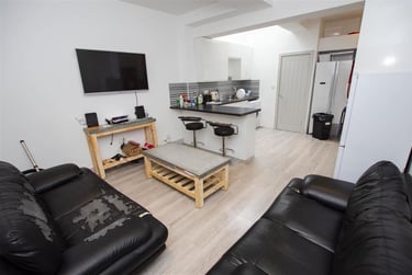 7 bed house, Exeter Road, Selly Park, Birmingham, B296EX - Image 1