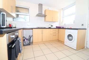 6 bed house, Roath, Cathays, Cardiff, CF244GD - Image 2