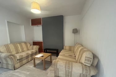 3 bed house, Cathays, Cardiff, CF244BX - Image 1