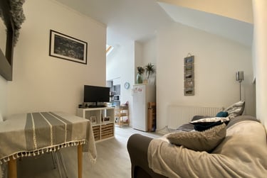2 bed flat, Roath, Plasnewydd, Cardiff, CF243QB - Image 1