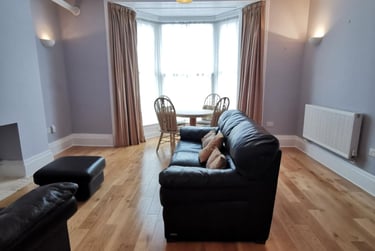 2 bed flat, Walter Road, City Centre, Swansea, SA15PN - Image 2