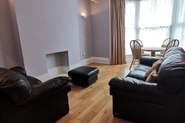 2 bed flat, Walter Road, City Centre, Swansea, SA15PN - Image 3