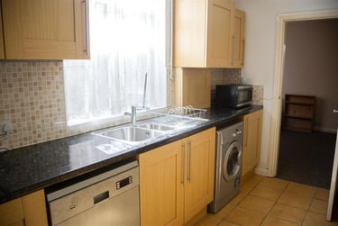 2 bed flat, 312631estate_agent_feeds, Selly Park, Birmingham, B296HQ - Image 2