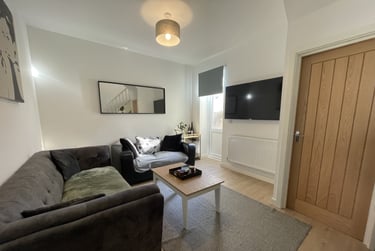 4 bed house, Cathays, Cardiff, CF244BX - Image 1