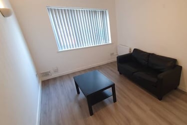 1 bed flat, N/A, Plasnewydd, Cardiff, CF243AZ - Image 2