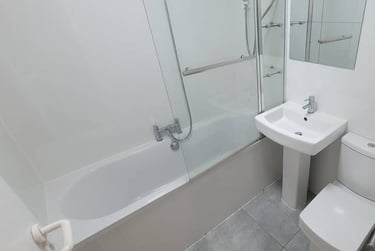 1 bed flat, N/A, Plasnewydd, Cardiff, CF243AZ - Image 3