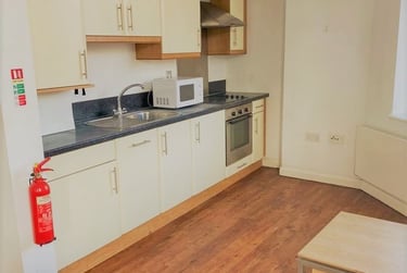 1 bed studio, The Kingsway, Portland House, City Centre, Swansea, SA15HN - Image 1