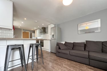 8 bed house, Cathays, Plasnewydd, Cardiff, CF244BQ - Image 2