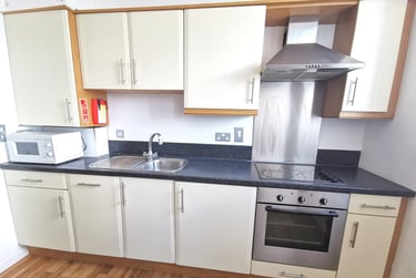 1 bed studio, The Kingsway, Portland House, City Centre, Swansea, SA15HN - Image 1