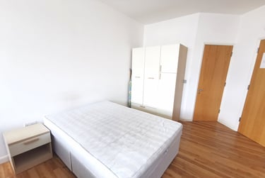 1 bed studio, The Kingsway, Portland House, City Centre, Swansea, SA15HN - Image 3