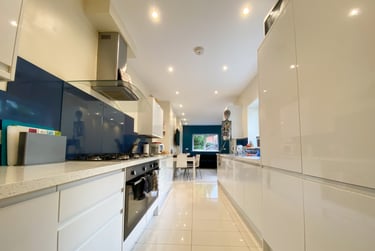 8 bed house, Cathays, Cardiff, CF244AS - Image 2