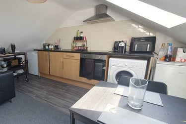 1 bed flat, 4, 18, Cathays, Cardiff, CF244EP - Image 2