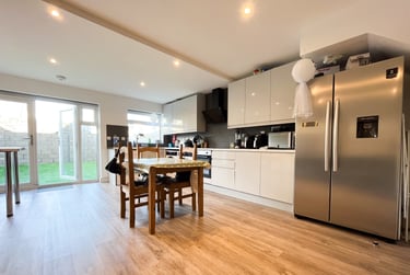 7 bed house, Cathays, Cardiff, CF244HQ - Image 2