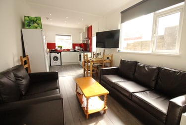 5 bed house, Cathays, Cardiff, CF244JW - Image 1