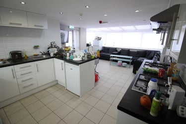 10 bed house, Cathays, Cardiff, CF244HZ - Image 1