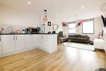 6 bed flat, Cathays, Cardiff, CF244NB - Image 2