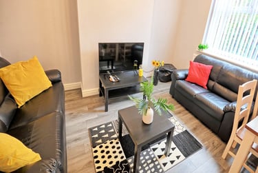 5 bed house, Wavertree, Toxteth, Liverpool, L152HU - Image 1