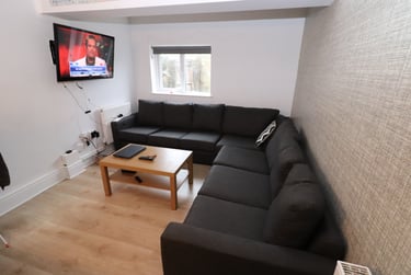 7 bed house, Roath, Plasnewydd, Cardiff, CF243LR - Image 1