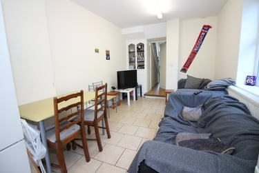 5 bed house, Cathays, Cardiff, CF244JB - Image 2