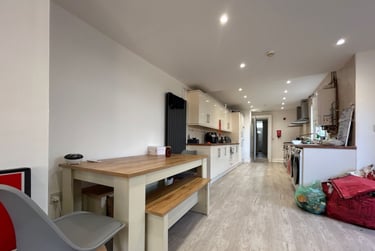 7 bed house, Roath, Plasnewydd, Cardiff, CF244RQ - Image 1