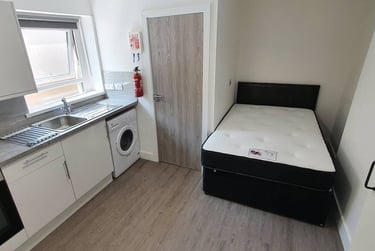 1 bed studio, 3, 19, Adamstown, Cardiff, CF240EU - Image 1