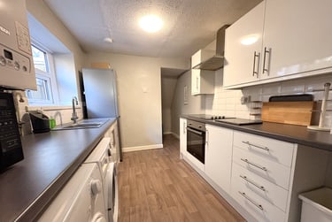 4 bed house, Treforest, Pontypridd, CF371RU - Image 3
