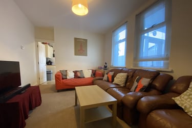5 bed house, Cathays, Cardiff, CF244QX - Image 1