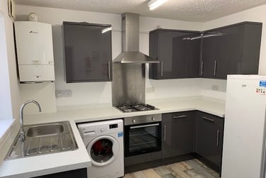 4 bed house, Norfolk Street, Mount Pleasant, Swansea, SA16JE - Image 3