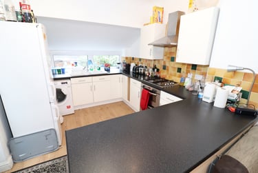 4 bed house, Cathays, Cardiff, CF244QU - Image 2