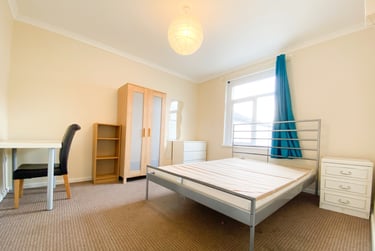 3 bed flat, Roath, Plasnewydd, Cardiff, CF243BQ - Image 4