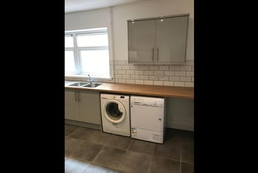 7 bed house, Constitution Hill, Mount Pleasant, Swansea, SA16JA - Image 2