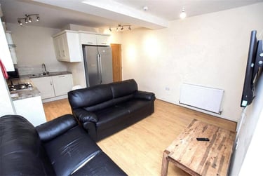 7 bed house, Heeley Road, Selly Park, Birmingham, B296EL - Image 1