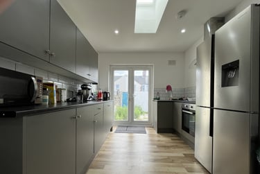 6 bed house, Cathays, Cardiff, CF244QZ - Image 2