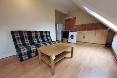 1 bed flat, 5, 16, Cathays, Cardiff, CF244DY - Image 1