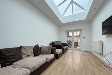 9 bed house, Cathays, Plasnewydd, Cardiff, CF244AU - Image 1
