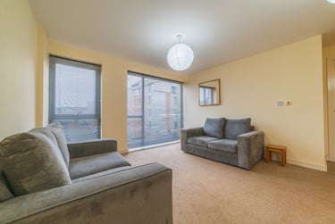 2 bed flat, Cardiff Bay, Grangetown, Cardiff, CF105NT - Image 2