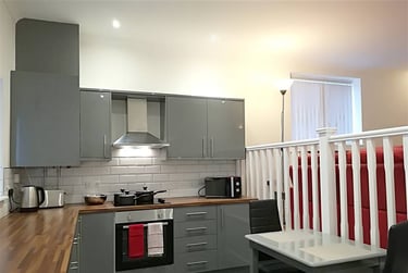 2 bed flat, Sketty Road, Uplands, Swansea, SA20EU - Image 1