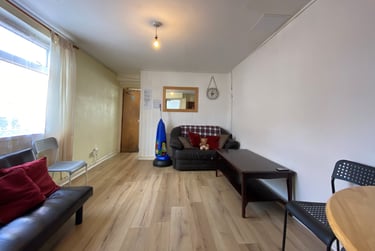 3 bed flat, Cathays, Cardiff, CF244EP - Image 1