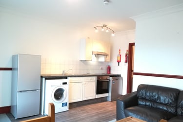 1 bed flat, Sketty Road, Uplands, Swansea, SA20EU - Image 2