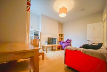 3 bed house, Heath, Gabalfa, Cardiff, CF143BW - Image 2