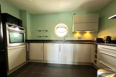 2 bed flat, Cardiff Bay, Sports Village, Cardiff, CF110SB - Image 4